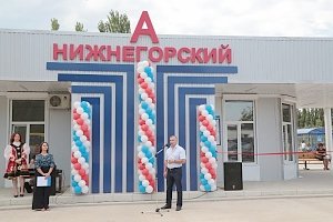 Владимир Константинов принял участие в открытии автостанции в Нижнегорском