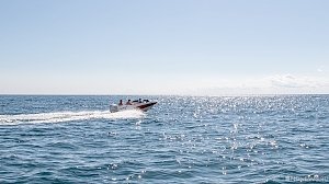 В Крыму унесло в море дельтапланериста