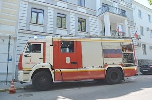 Севастопольские спасатели участвовали в тренировке в здании Арбитражного суда