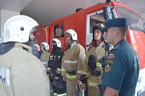 Сотрудники севастопольского чрезвычайного ведомства обеспечили пожарную безопасность в ходе празднования Дня Военно-Морского флота и Дня Крещения Руси