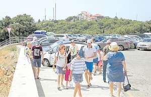У крымских туристических объектов орудуют «черные парковщики»