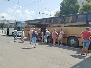 Педагоги из ЛНР и их дети приехали в Крым на отдых