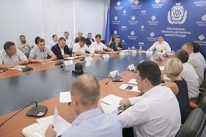 Херсонские чиновники "наскребли" полсотни студентов с Крыма