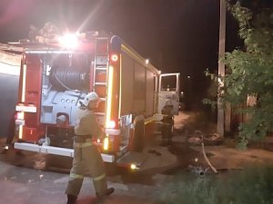 Крымские спасатели ликвидировали пожар в пгт. Приморский