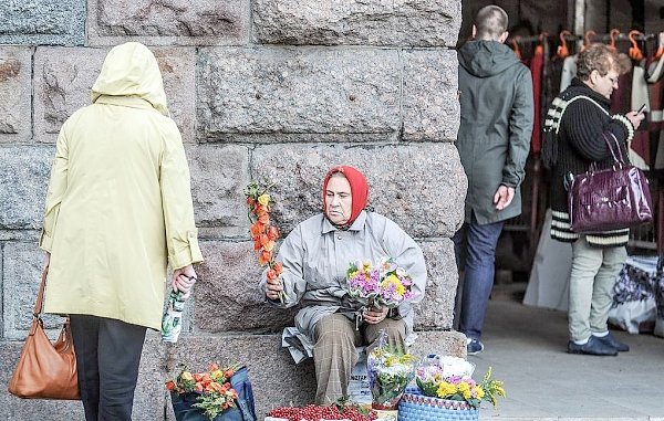 Реальные доходы россиян вновь упали. Шестой год подряд