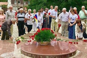 В крымской столице почтили память депортированных немцев
