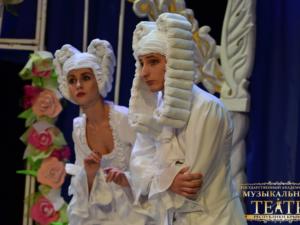 Крымские артисты выступят на сцене Свердловского театра