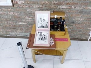 В Керчи открылась выставка к 75-летию восстановления швейной фабрики