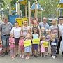 В Севастополе в рамках акции «Научи ребёнка ПДД» дети вместе с родителями повторяют дорожные правила в городских парках