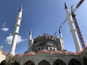 На главный купол соборной мечети Крыма уложили более 20 т свинца