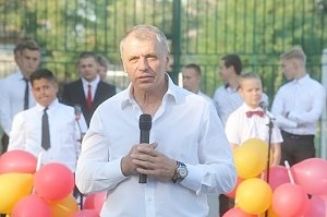 Владимир Константинов поздравил учащихся Научненской общеобразовательной школы с началом нового учебного года