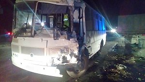 Автобус и грузовик столкнулись в районе Бахчисарая, есть пострадавший