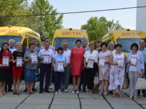 Крымским школам выделили 27 новых школьных автобусов