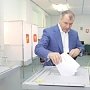 Спикер парламента Крыма проголосовал на участке в посёлке Научный