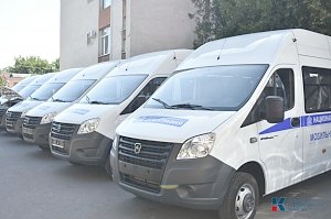 В районы Крыма передали 20 автомобилей для доставки лиц старше 65 лет в медучреждения