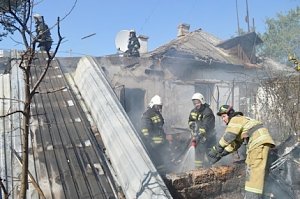 Севастопольские пожарные ликвидировали пожар в пристройке частного дома