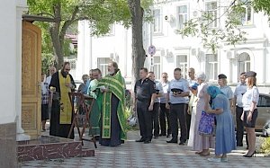 Севастопольские полицейские участвовали в молебне, посвященном Дню памяти святого благоверного князя Александра Невского