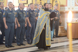 В Свято-Владимирском соборе в Херсонесе прошёл молебен для сотрудников МЧС
