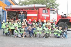 В первой пожарно-спасательной части продолжается серия экскурсий для воспитанников детского сада №28