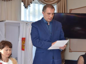 Олег Даперко избран главой Бахчисарайского городского совета
