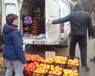 Более 30 кг незаконных продуктов питания изъяли на рынках Симферополя