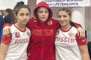 Крымчанки завоевали две «бронзы» на международном турнире по женской борьбе