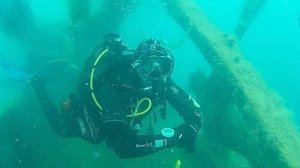 Специалисты МЧС готовятся к подводным работам на затонувшем у Феодосии теплоходе «Жан Жорес»