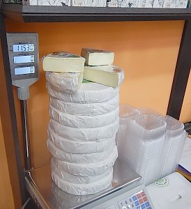Изъято более 60 кг санкционных сыров и колбасы в Крыму