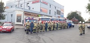 Керченские пожарные ликвидировали условный пожар в торговом центре