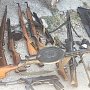 Оружие и боеприпасы хранили у себя в гараже два севастопольца
