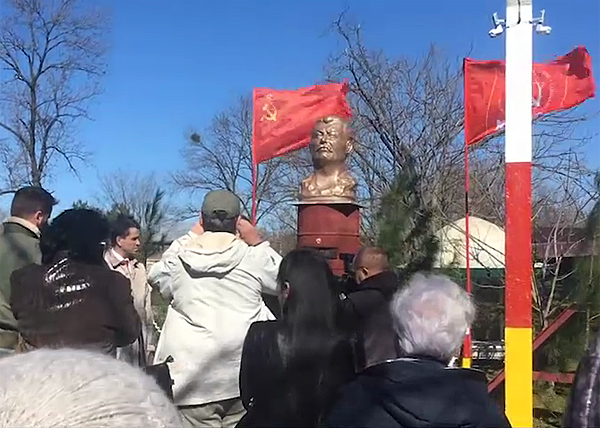 Памятник Сталину установили в поселке в Хабаровском крае