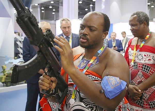 Африка просит у России оружие, атом, газ… и деньги, чтобы за все это заплатить