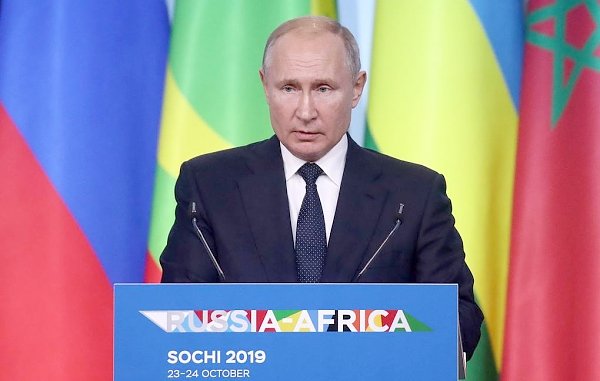 Владимир Путин сообщил о списании задолженностей Африки на 20 миллиардов долларов. Это расходы на нацпроект «Здравоохранение» за 6 лет