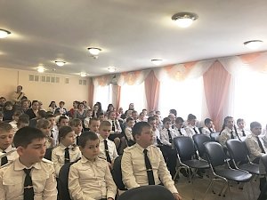 В Севастополе активисты «Российского движения школьников» пропагандируют безопасность дорожного движения