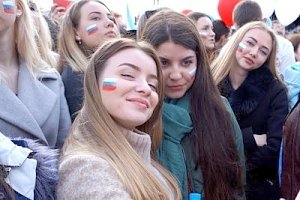 Крымская молодёжь забывает про Украину, - Кореневич