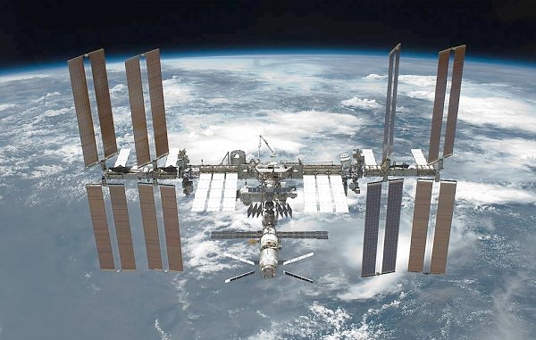NASA понадобились дополнительные места на космических кораблях. «Роскосмос» ответил — есть