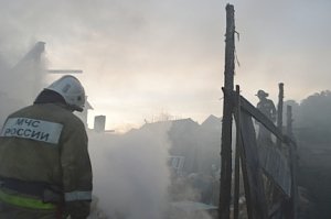 В минувшие выходные севастопольские спасатели неоднократно ликвидировали пожары в городской черте