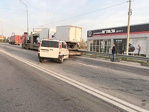 В Севастополе при столкновении транспортных средств пострадали пять человек