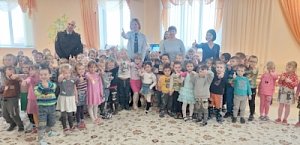 В Симферопольском районе полицейские провели познавательные занятия с детсадовцами