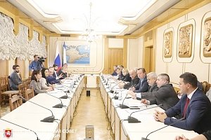 Перспективы развития крымской промышленности обсудили в Госсовете Крыма