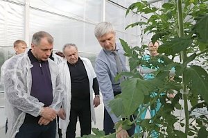 Владимир Константинов посетил бюджетообразующие предприятия Белогорского района