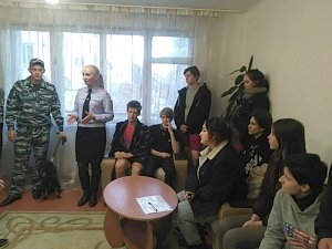 Севастопольские полицейские провели антинаркотическую лекцию для студентов архитектурно-строительного колледжа