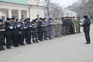 В Феодосии сотрудники полиции и общественники провели совместный инструктаж нарядов комплексных сил