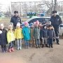 В преддверии зимних каникул сотрудники Госавтоинспекции Симферопольского района в школах и садиках проводят занятия по Правилам дорожного движения