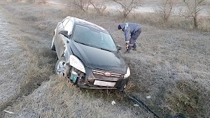 Водитель автомобиля «Кiа» не справился с управлением и слетел в кювет на трассе «Симферополь-Евпатория»
