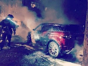 В Севастополе сгорел Range Rover Evoque