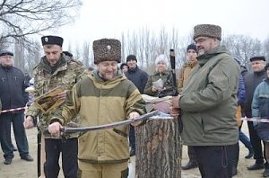 Крымские казаки провели в Брянке турнир по рубке шашкой