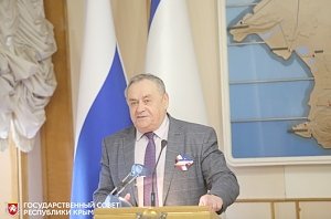 Ефим Фикс поздравил крымчан с Днем Республики Крым