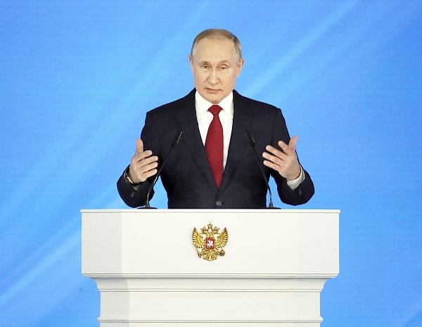 Эксперты о конституционных правках Путина: Путин останется навсегда. Подробности