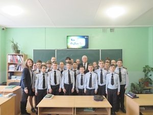 Представители МВД по Республике Крым провели познавательную лекцию для учащихся кадетских классов